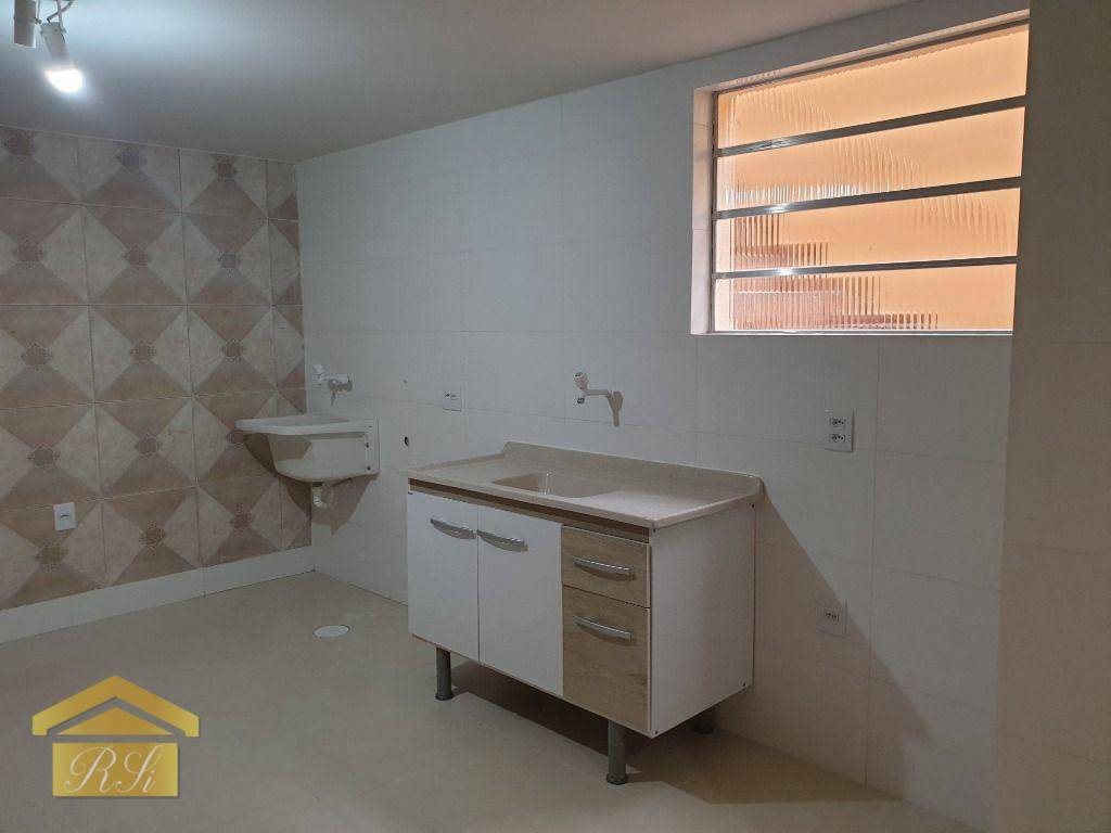 Casa para alugar com 1 quarto, 30m² - Foto 3