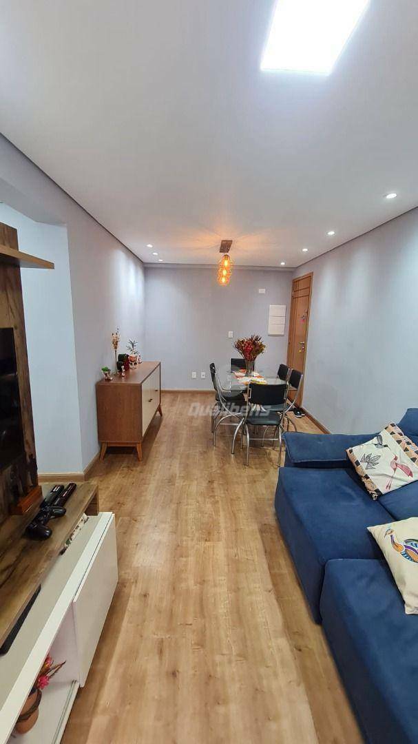 Apartamento à venda com 3 quartos, 76m² - Foto 2