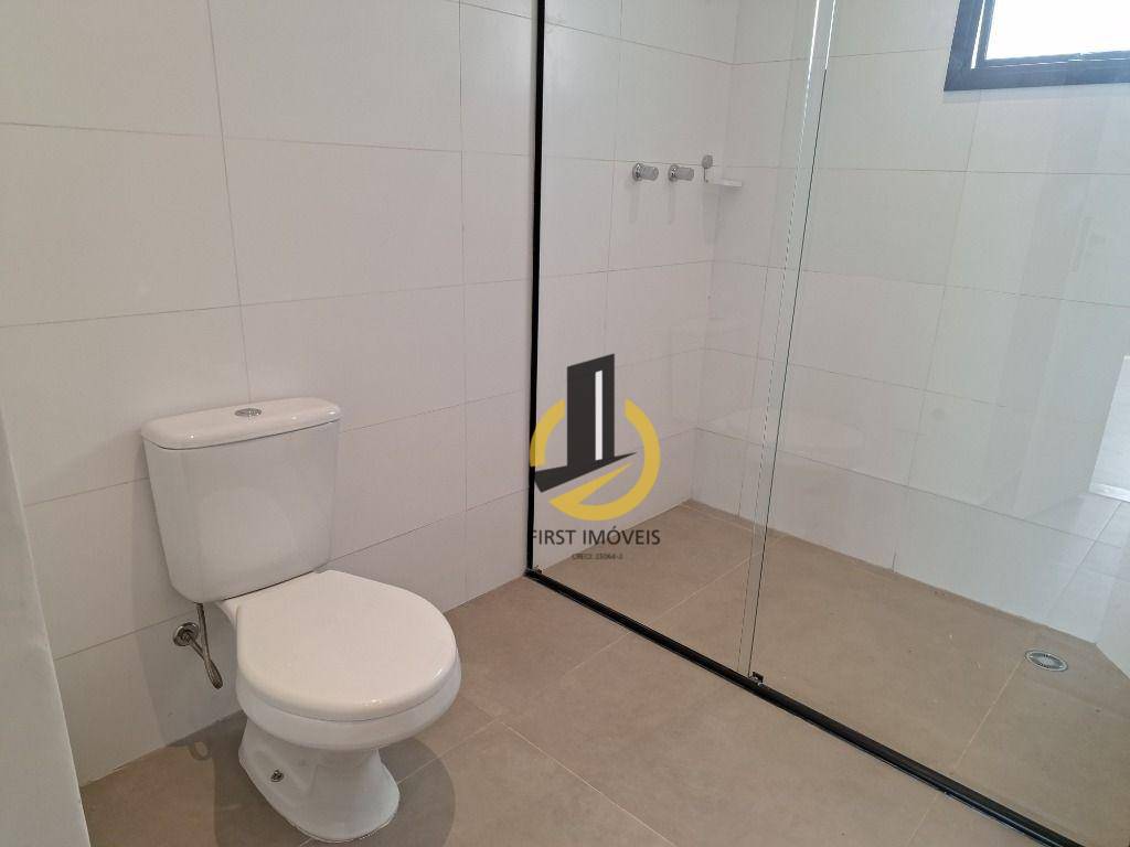 Apartamento para alugar com 2 quartos, 75m² - Foto 12