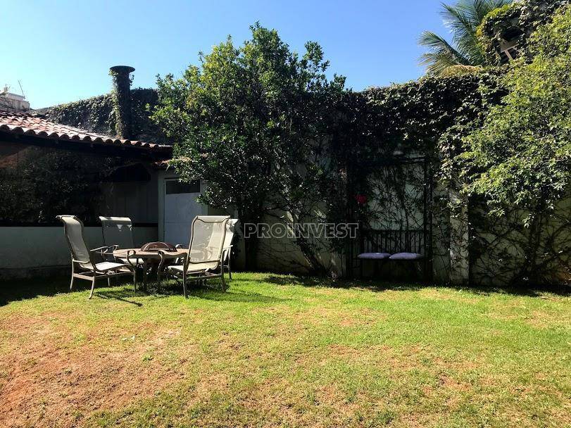 Casa à venda com 3 quartos, 340m² - Foto 4