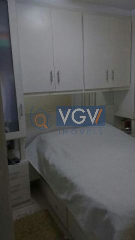 Apartamento à venda com 2 quartos, 68m² - Foto 4