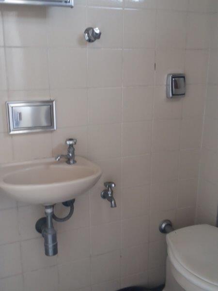 Apartamento para alugar com 2 quartos, 97m² - Foto 11