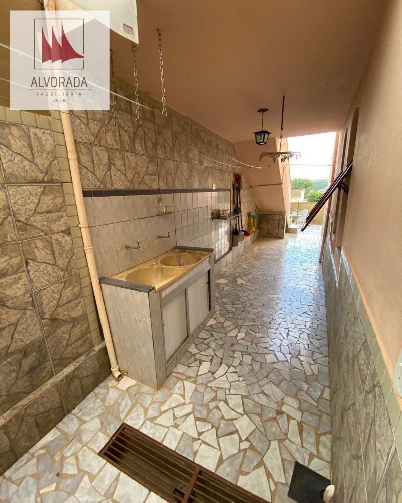 Casa à venda com 6 quartos, 257m² - Foto 23