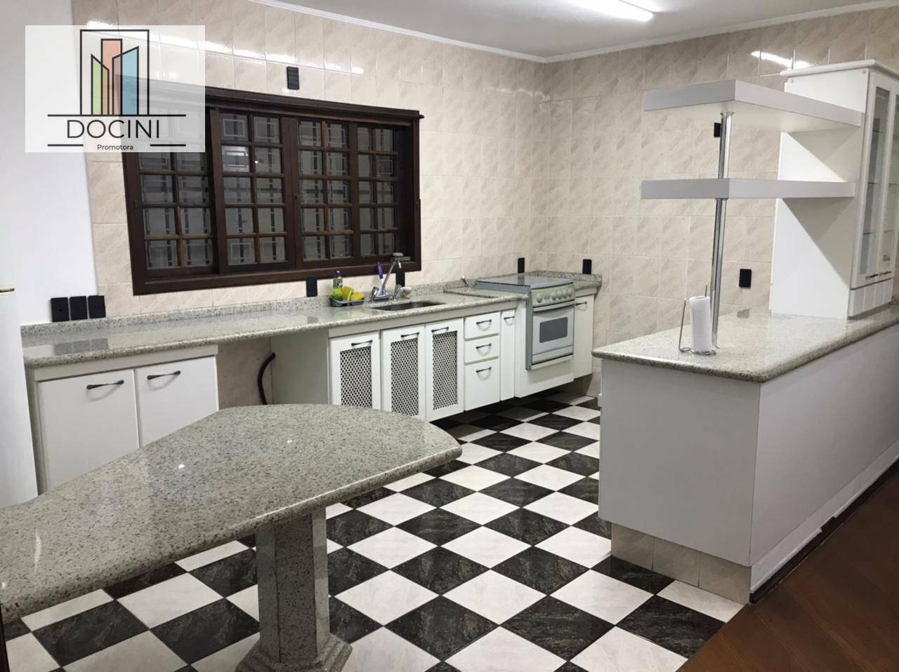 Sobrado à venda com 3 quartos, 240m² - Foto 1