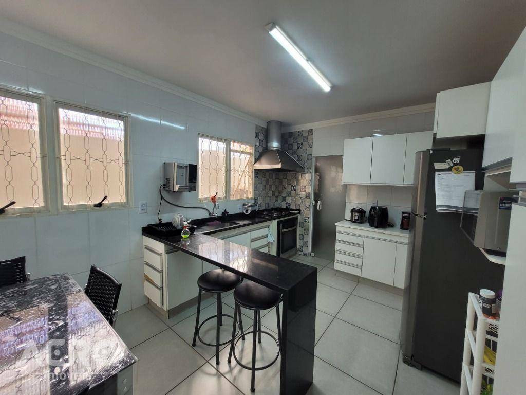 Casa à venda com 2 quartos, 126m² - Foto 12