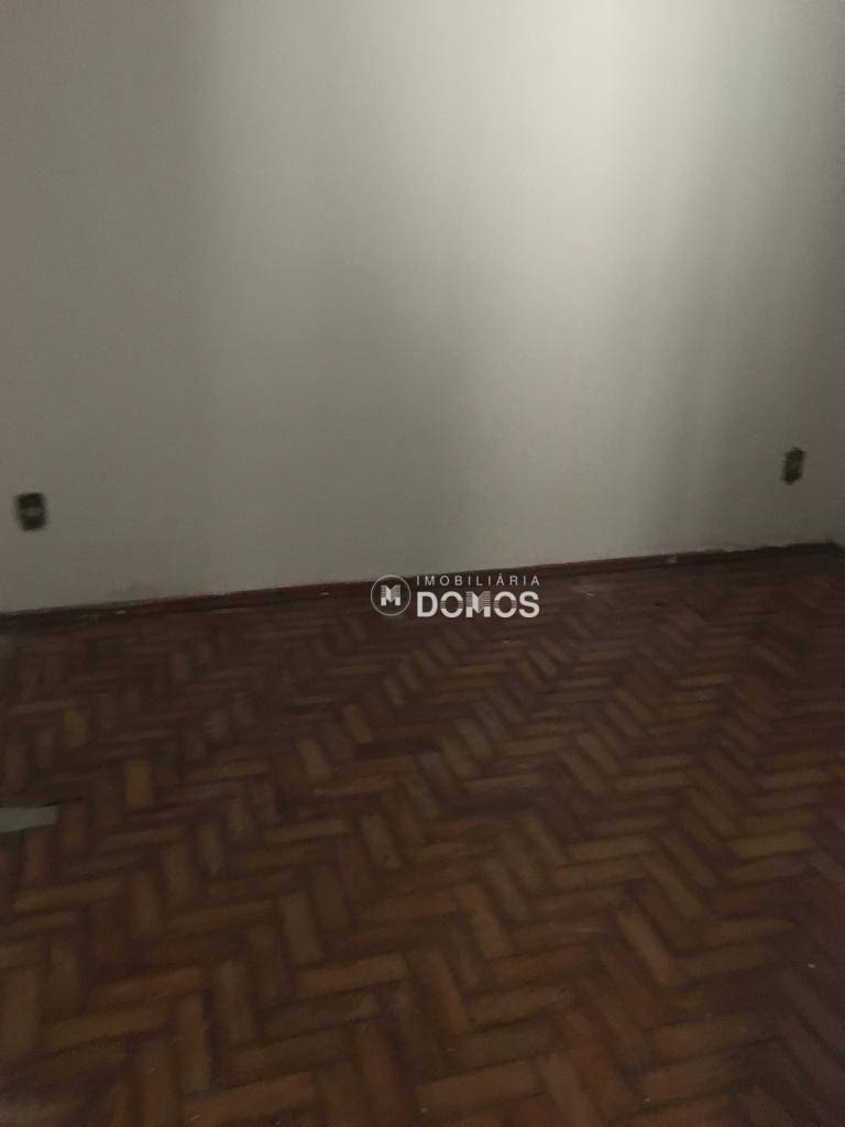 Casa para alugar com 3 quartos, 200m² - Foto 16