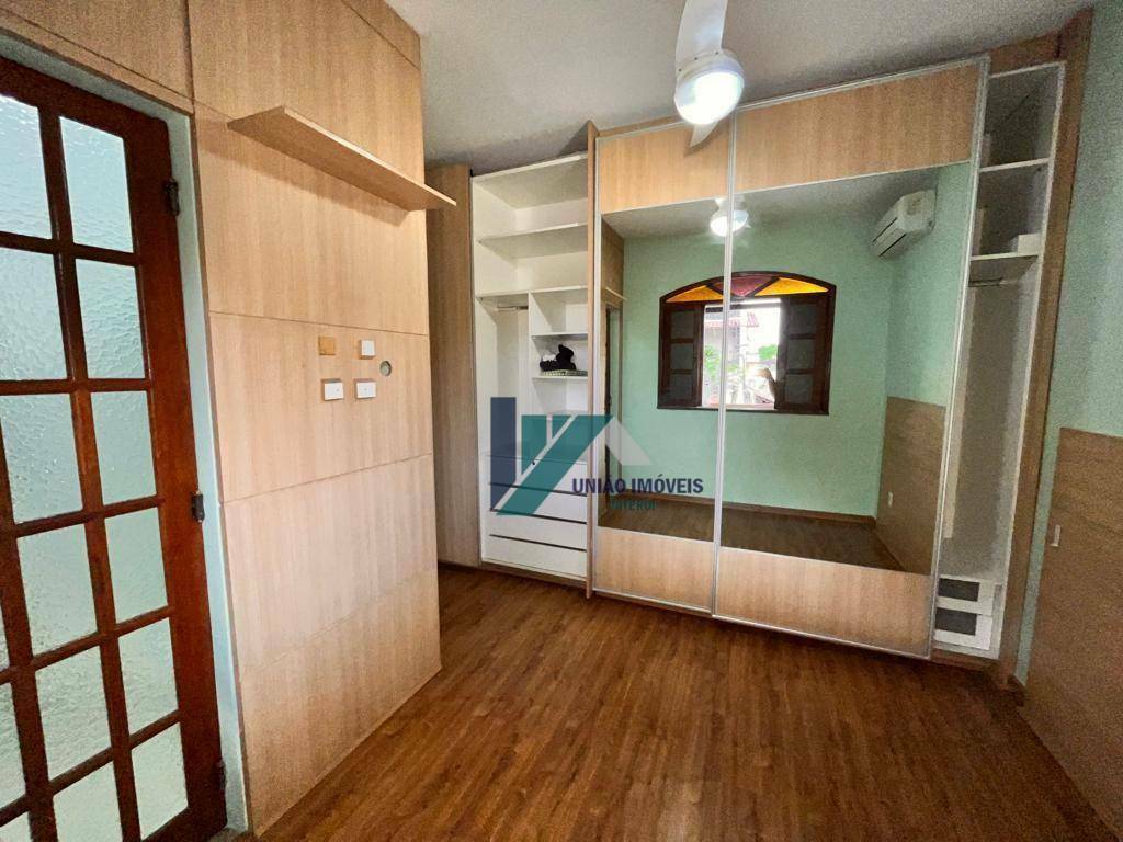 Casa de Condomínio à venda com 3 quartos, 225m² - Foto 27