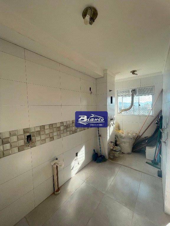 Apartamento à venda com 2 quartos, 67m² - Foto 10