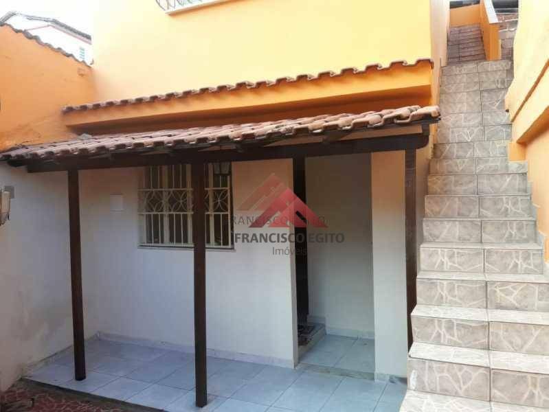 Casa à venda com 2 quartos, 90m² - Foto 2