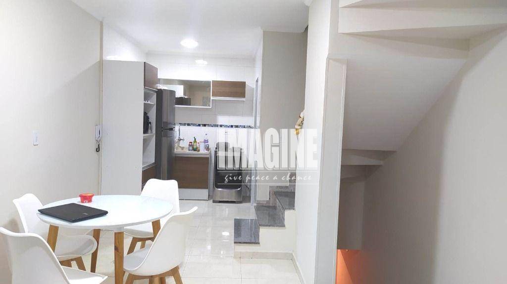 Sobrado à venda com 2 quartos, 75m² - Foto 3