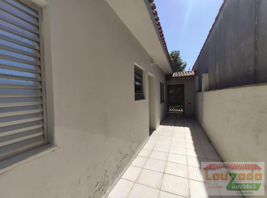 Casa à venda com 3 quartos, 250m² - Foto 17