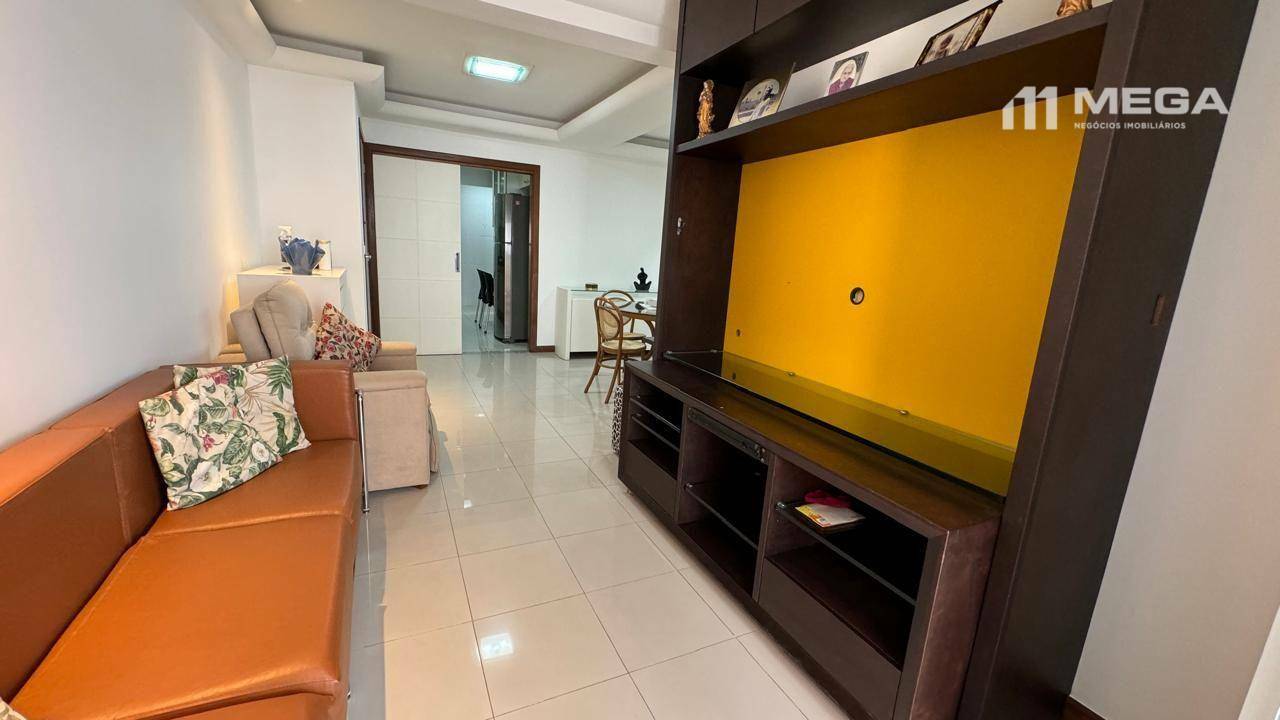 Apartamento à venda com 3 quartos, 156m² - Foto 1