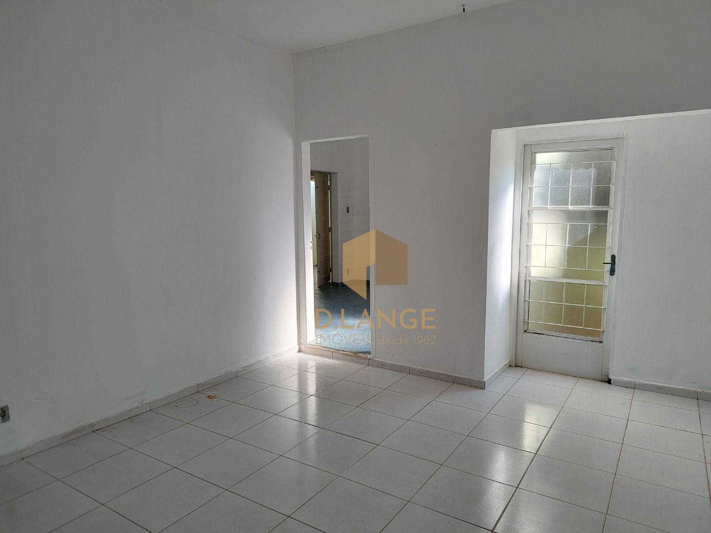 Casa para alugar com 3 quartos, 190m² - Foto 2