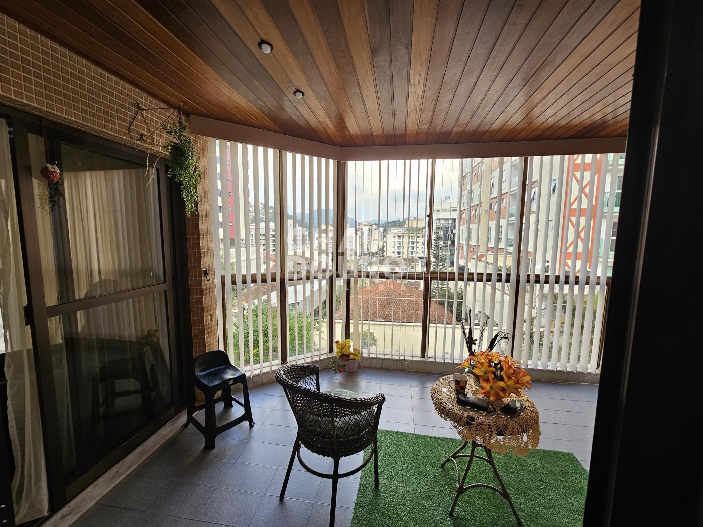 Apartamento à venda com 4 quartos, 257m² - Foto 8