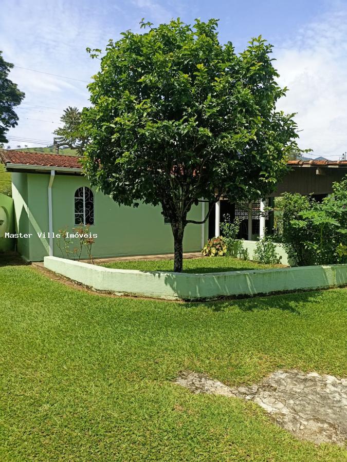 Fazenda à venda com 4 quartos, 1200m² - Foto 1