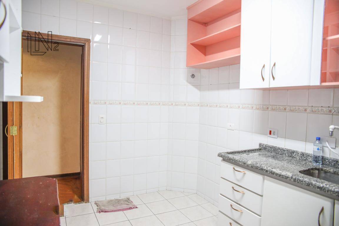 Apartamento para alugar com 3 quartos, 105m² - Foto 11