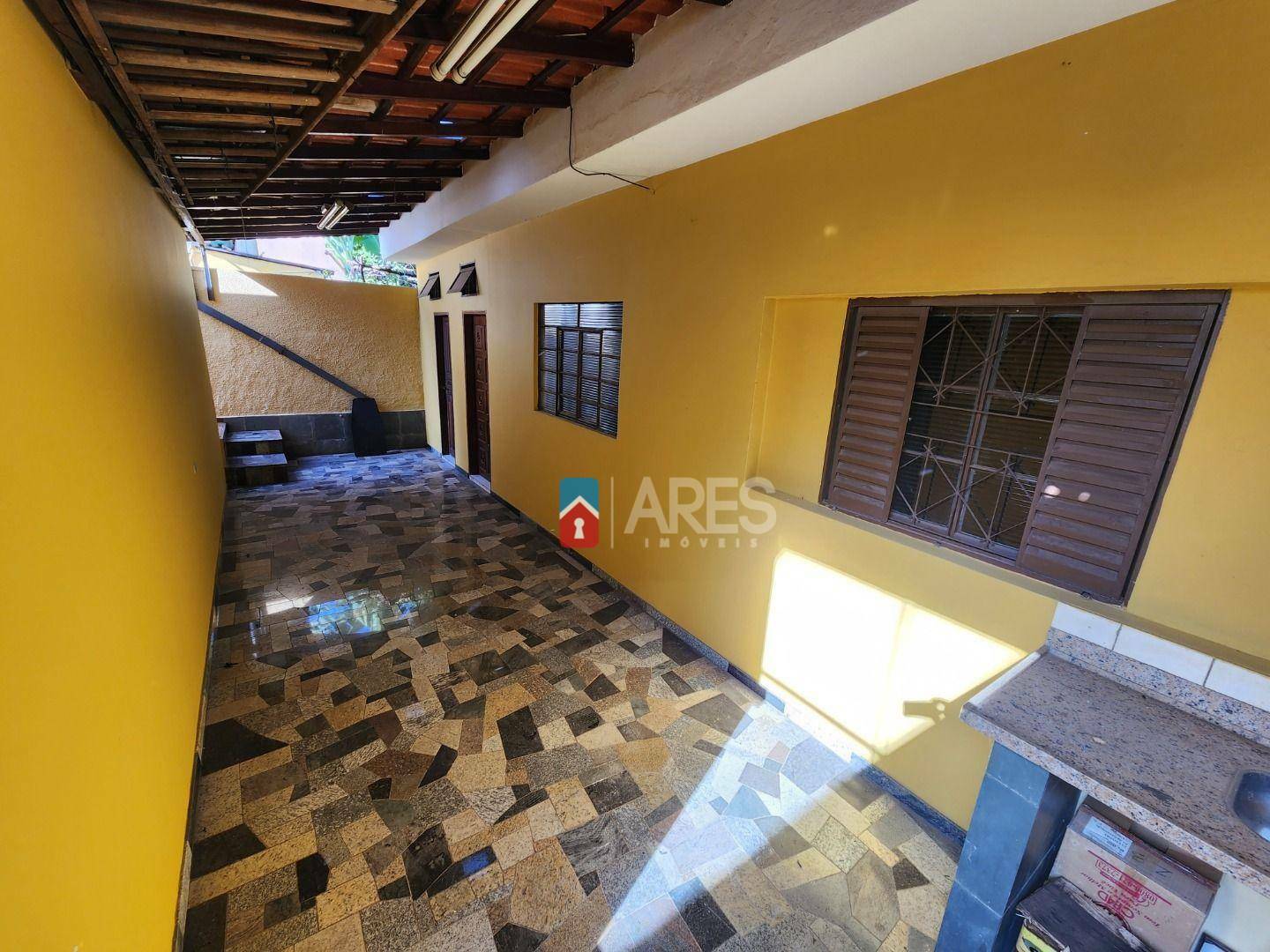 Casa à venda com 4 quartos, 167m² - Foto 11