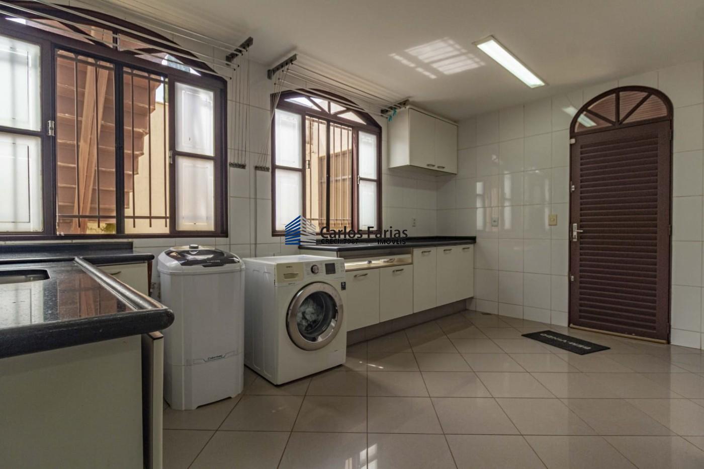 Casa à venda com 6 quartos, 450m² - Foto 37