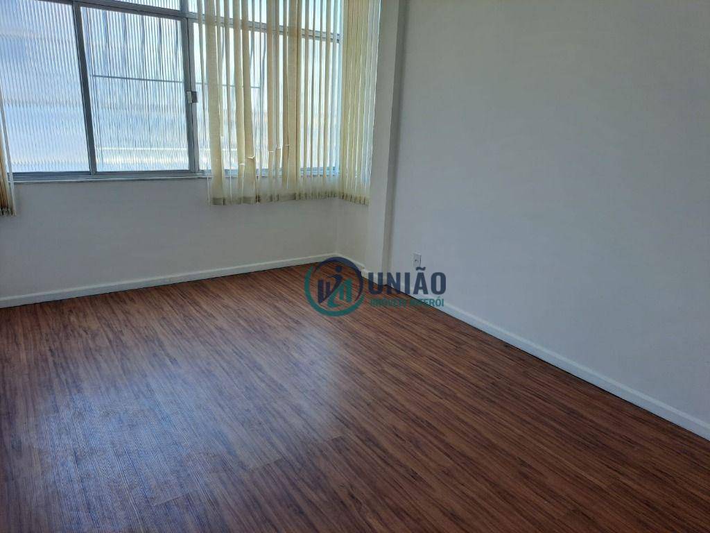 Apartamento à venda com 2 quartos, 75m² - Foto 2