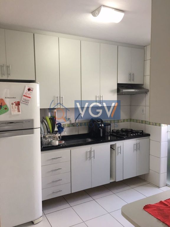 Apartamento à venda com 2 quartos, 62m² - Foto 3