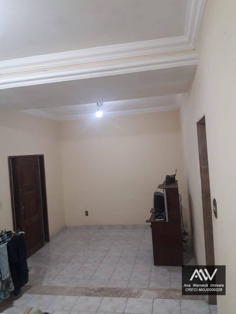 Casa de Condomínio à venda com 4 quartos, 300m² - Foto 2