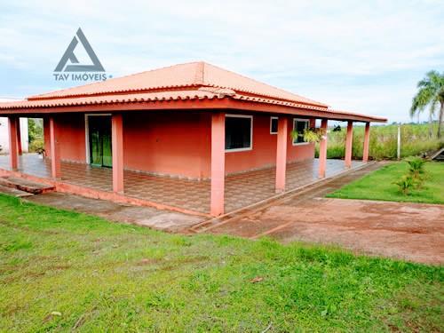 Fazenda à venda com 3 quartos, 1000m² - Foto 1