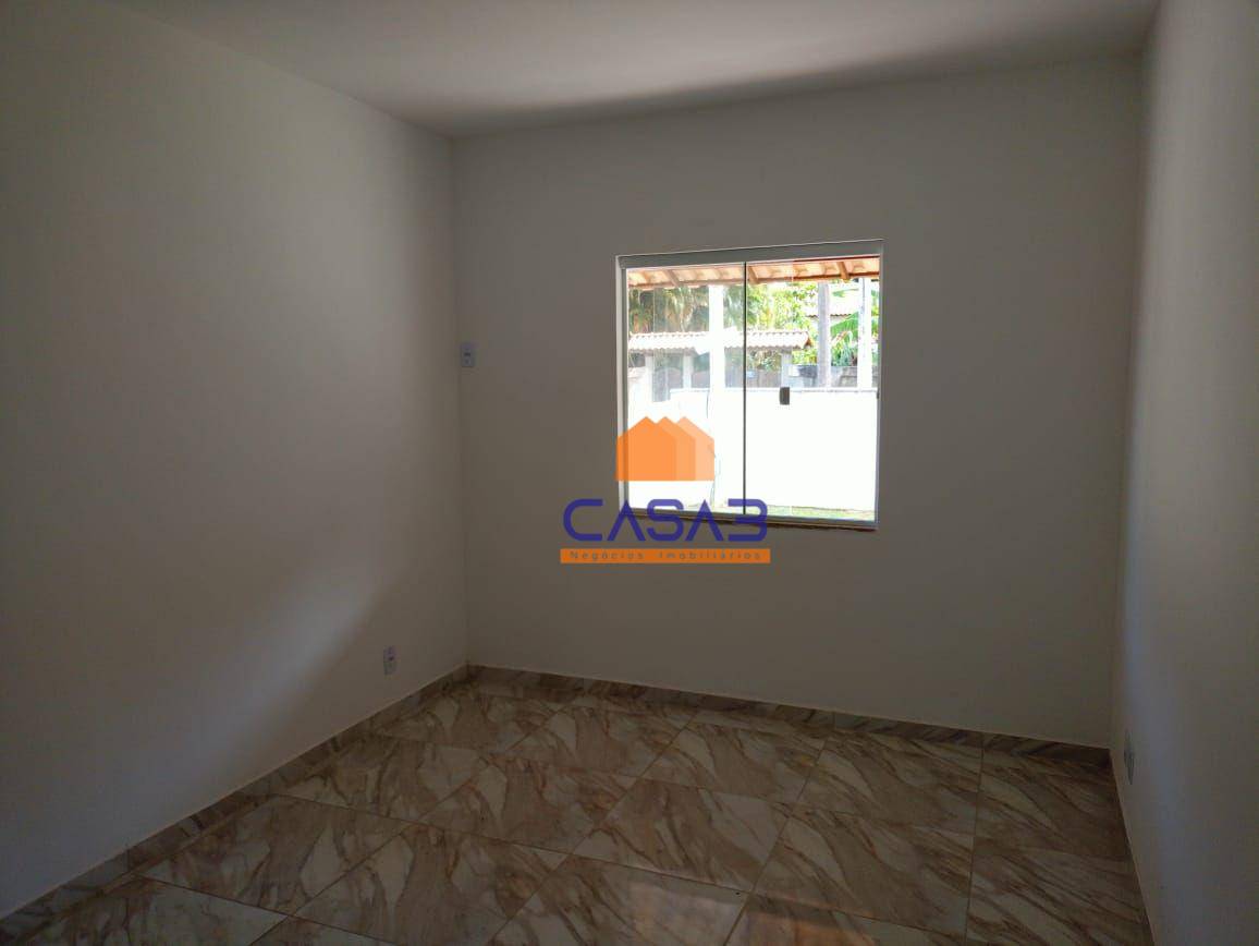 Casa à venda com 2 quartos, 75m² - Foto 8