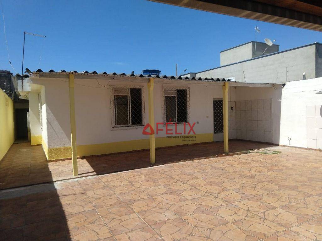 Casa à venda com 3 quartos, 168m² - Foto 1