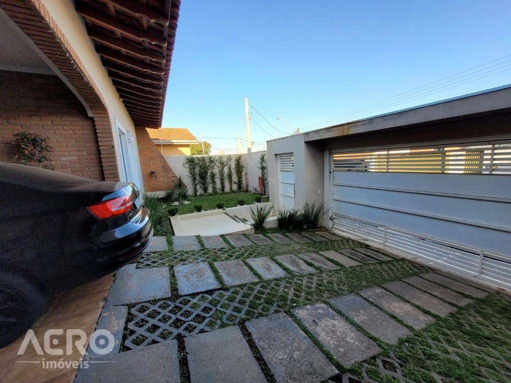 Casa à venda com 3 quartos, 263m² - Foto 3