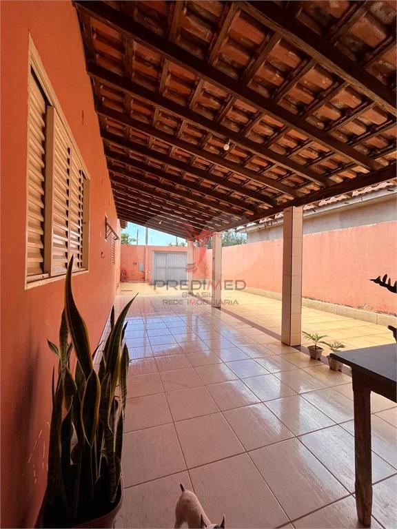 Casa à venda com 2 quartos, 90m² - Foto 1