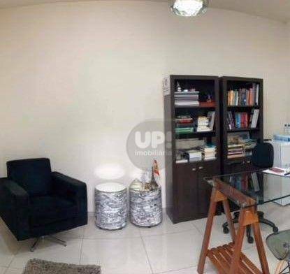 Casa à venda com 4 quartos, 161m² - Foto 2