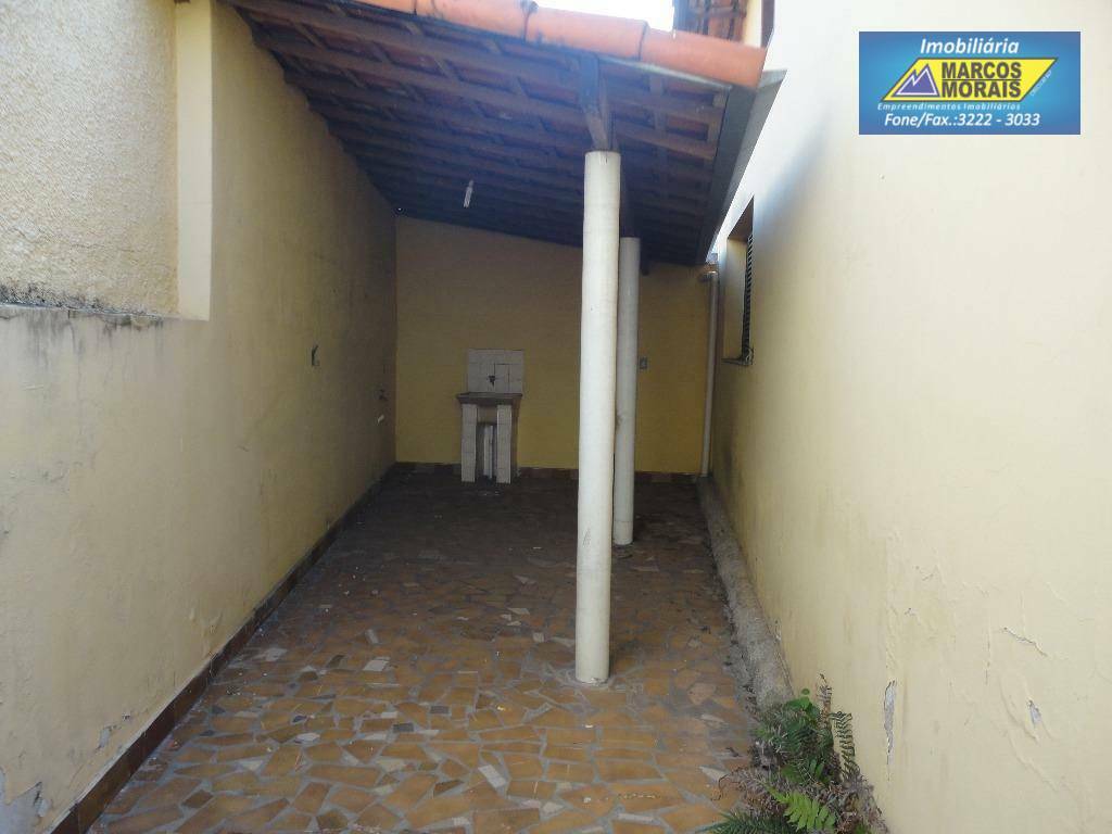 Casa à venda com 3 quartos, 224m² - Foto 14