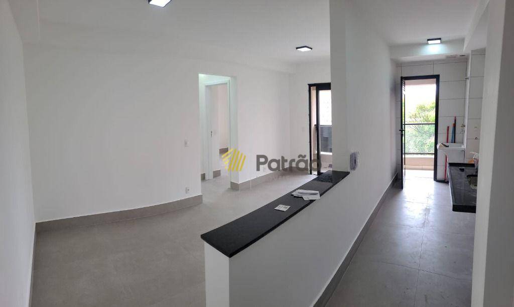 Apartamento para alugar com 2 quartos, 55m² - Foto 14