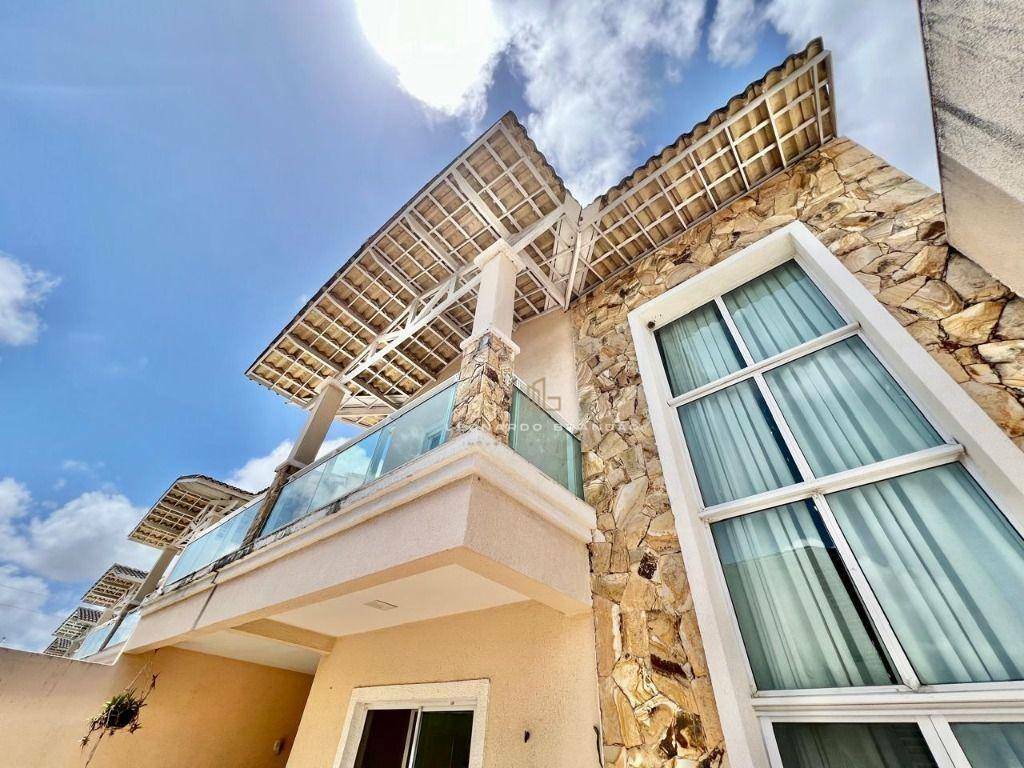 Casa de Condomínio à venda com 4 quartos, 165m² - Foto 1