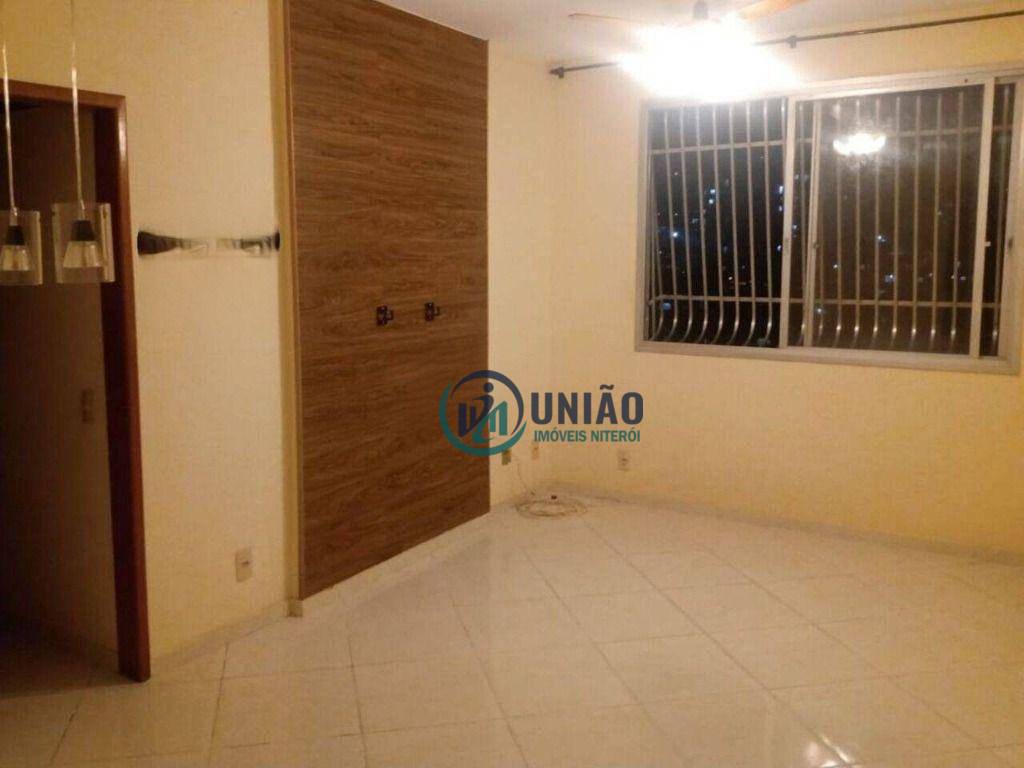 Apartamento à venda com 2 quartos, 70m² - Foto 1