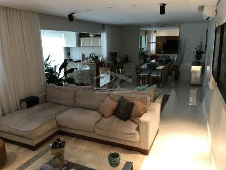 Apartamento à venda com 3 quartos, 146m² - Foto 2