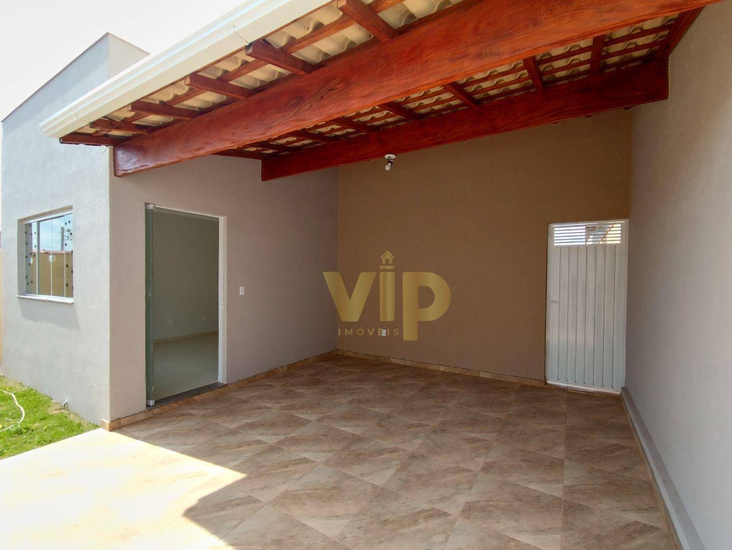 Casa à venda com 3 quartos, 100m² - Foto 1