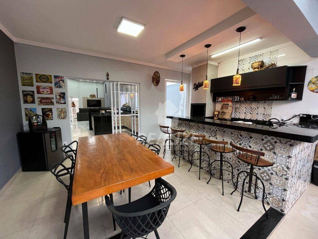 Casa à venda com 3 quartos, 210m² - Foto 18