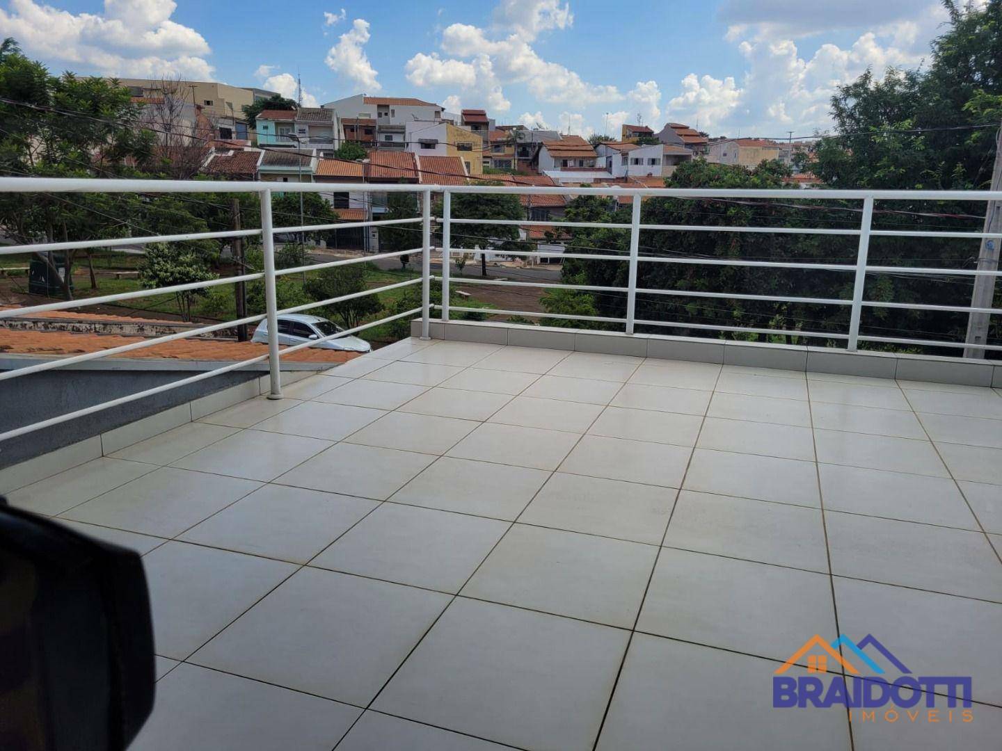 Casa à venda e aluguel com 3 quartos, 220m² - Foto 19