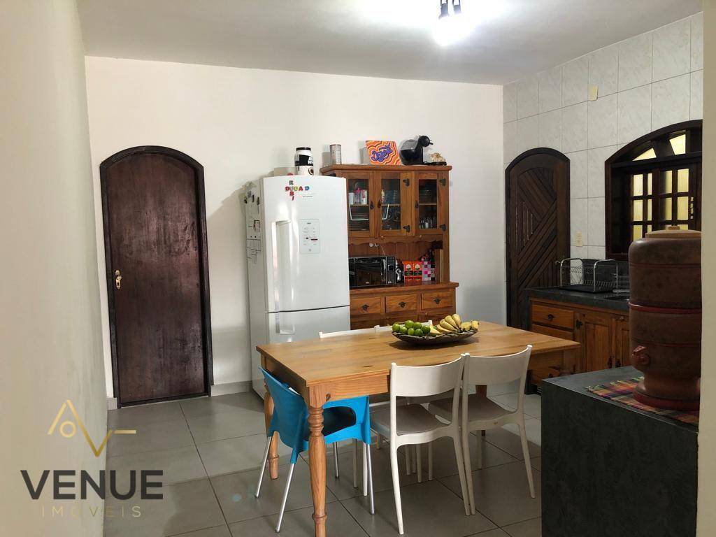 Casa à venda com 2 quartos, 150m² - Foto 11