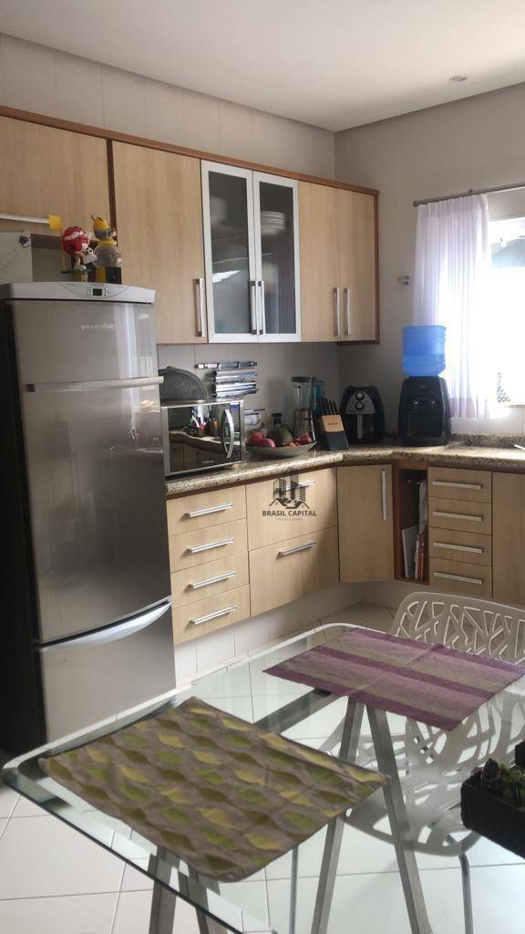 Sobrado à venda com 3 quartos, 310m² - Foto 2