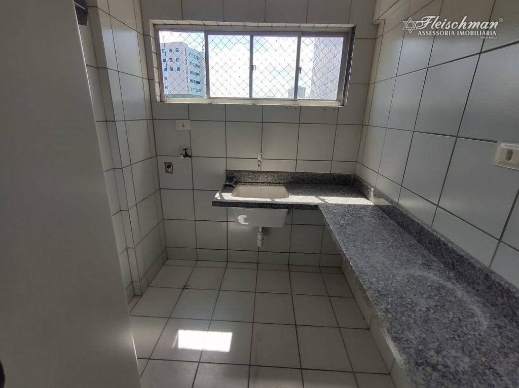 Apartamento para alugar com 2 quartos, 75m² - Foto 18