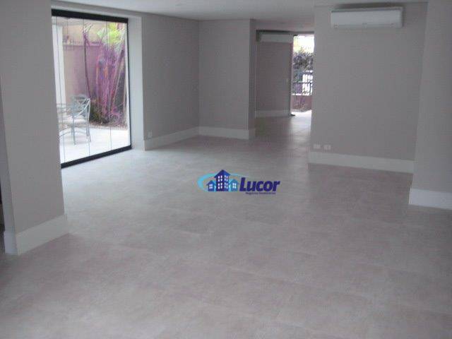 Apartamento à venda com 4 quartos, 208m² - Foto 1