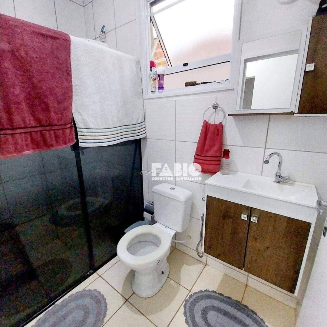 Casa à venda com 2 quartos, 45m² - Foto 7