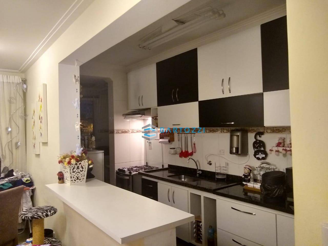 Apartamento à venda com 2 quartos, 60m² - Foto 5