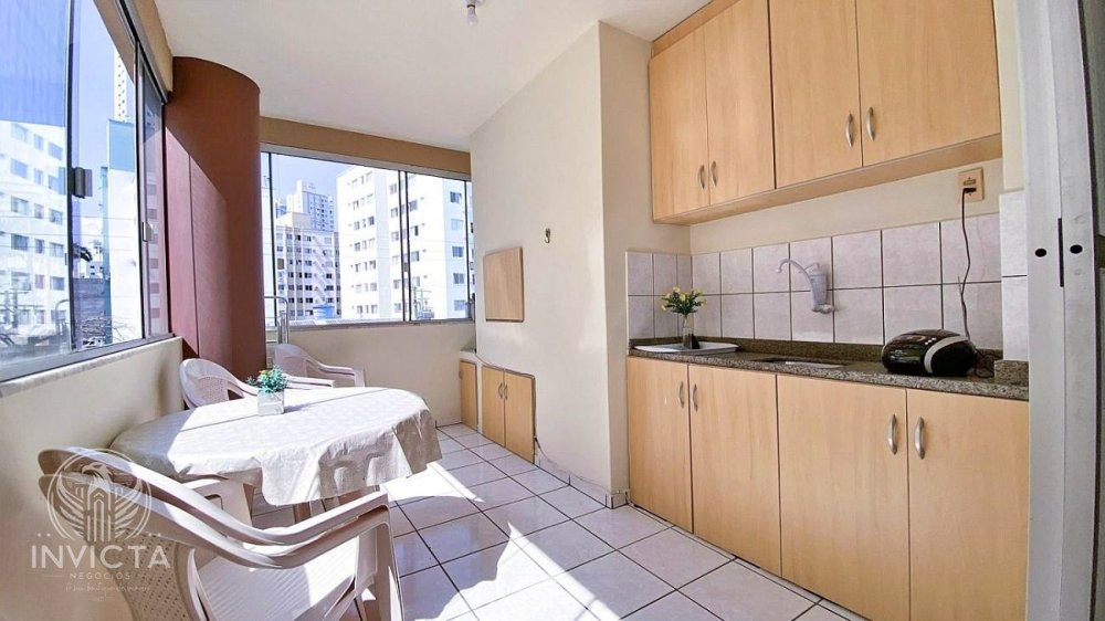 Apartamento à venda com 2 quartos, 98m² - Foto 3