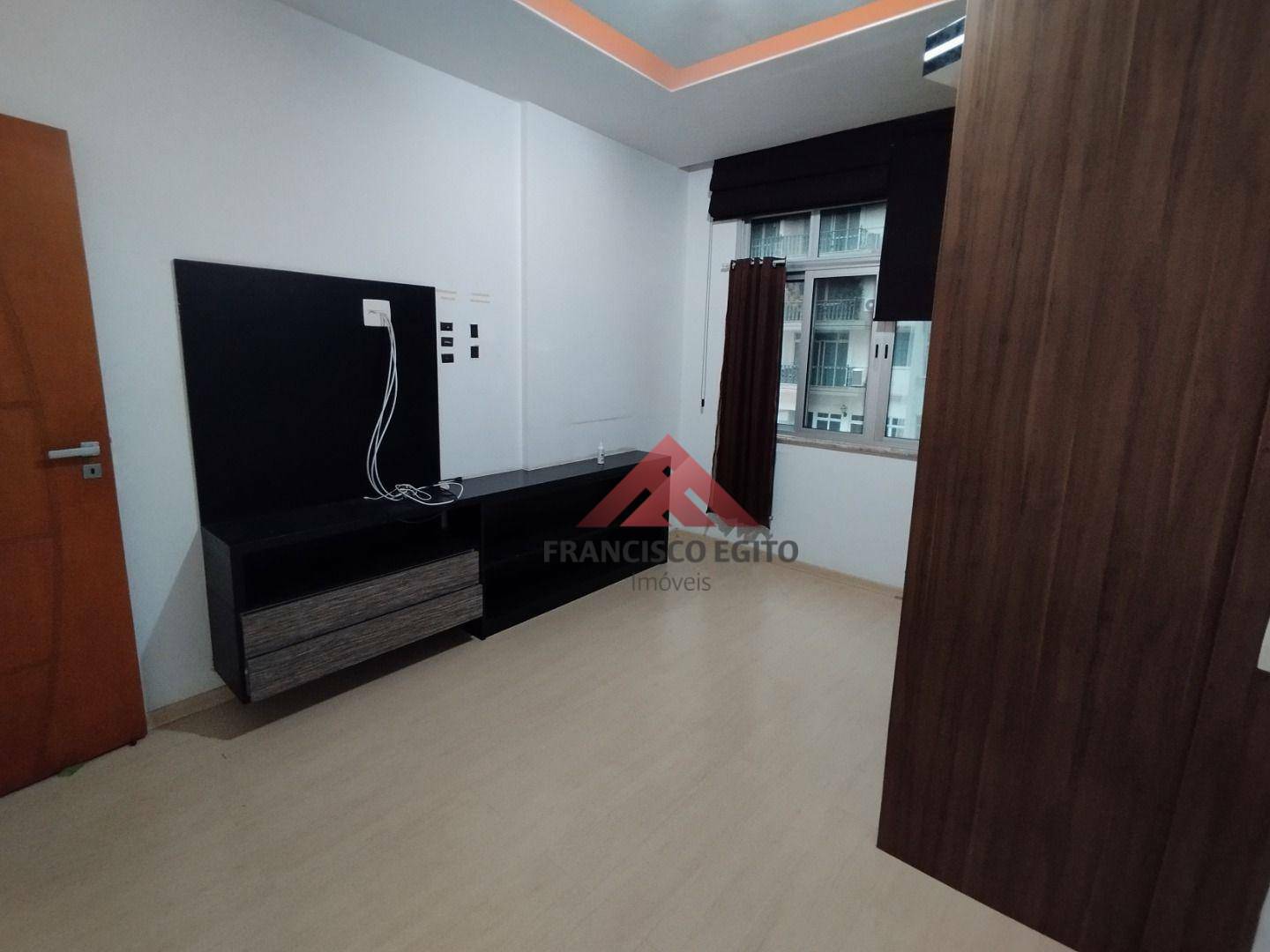 Apartamento à venda com 3 quartos, 130m² - Foto 9