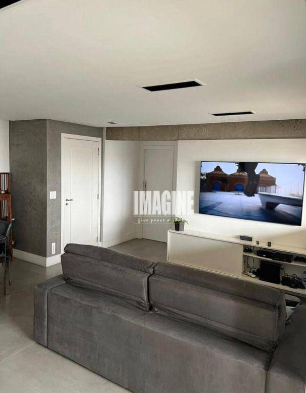 Apartamento à venda com 3 quartos, 121m² - Foto 1