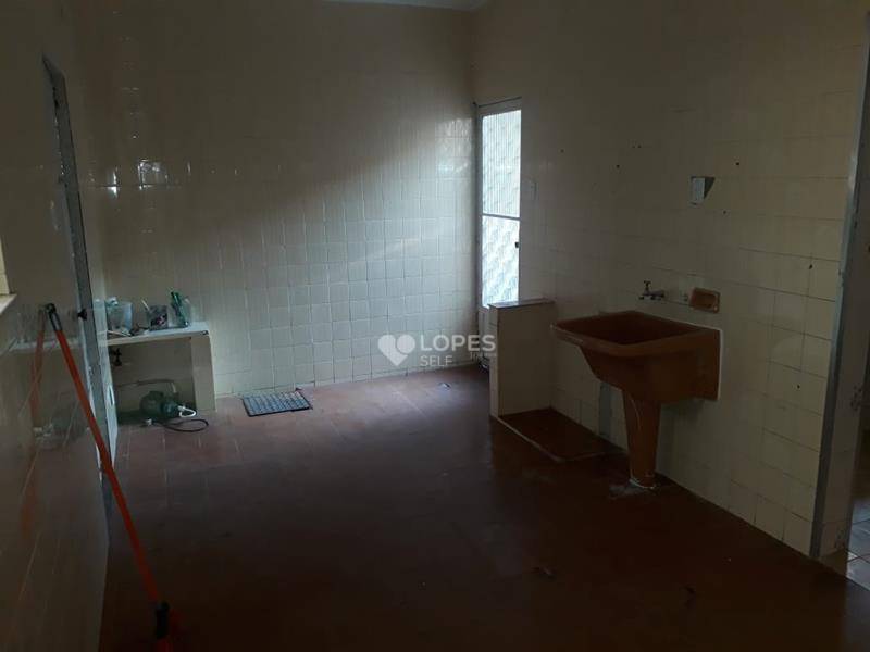 Casa à venda com 5 quartos, 140m² - Foto 12