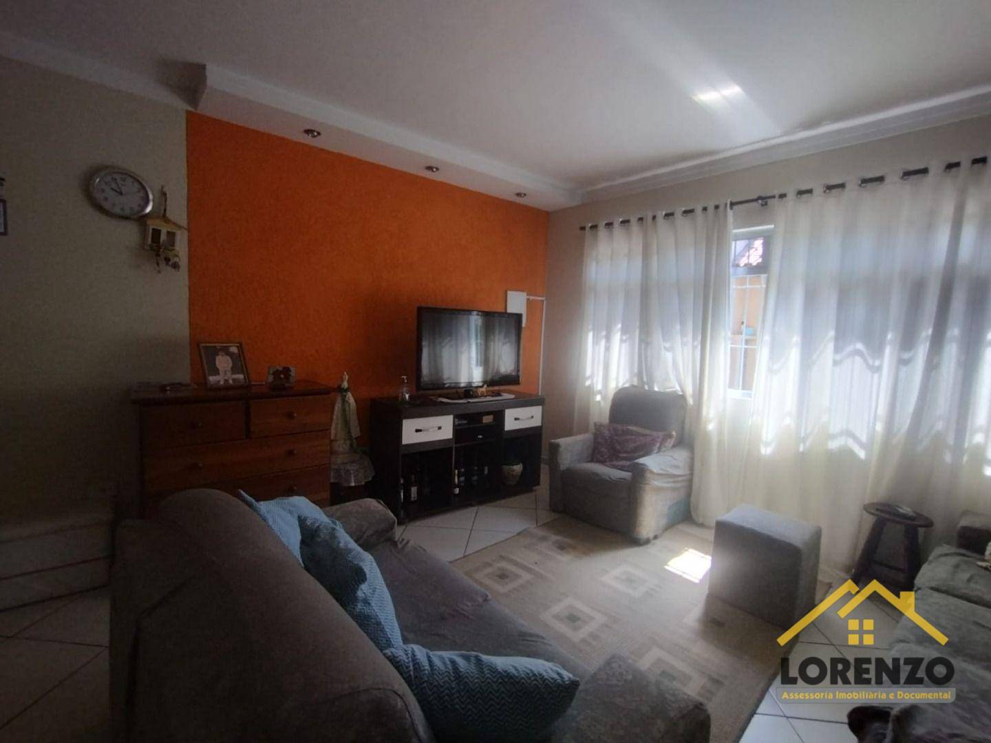 Sobrado à venda com 3 quartos, 323m² - Foto 1